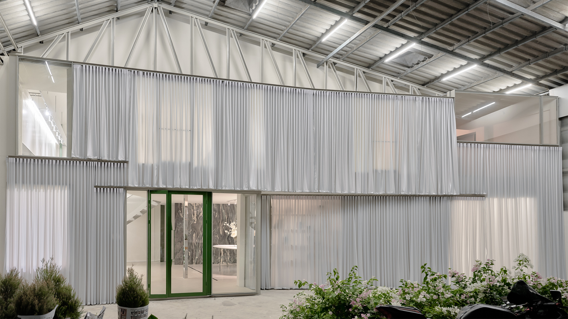 PHK-studio_Gallery_Hero01